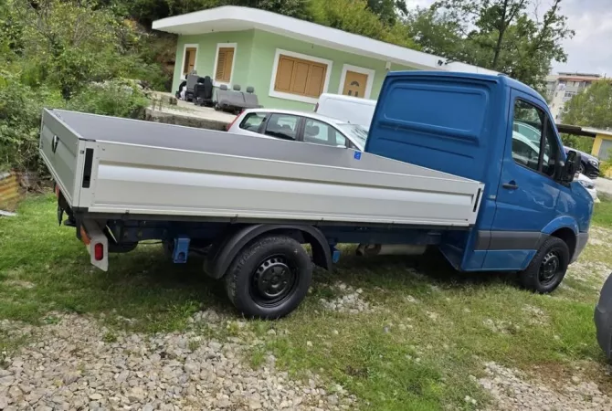 Makina ne shitje ne Tirane - 13,000 Euro