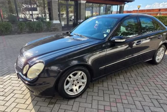 Makina ne shitje ne Tirane - 3,800 Euro