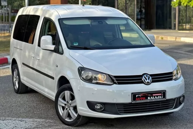 Makina ne shitje ne Tirane - 6,700 Euro
