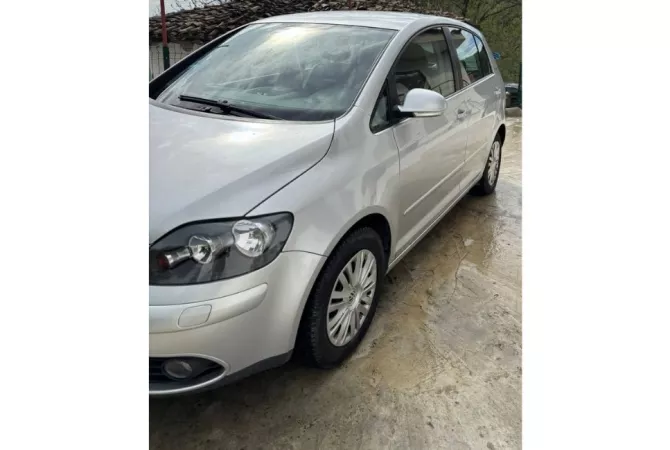 Makina ne shitje ne Tirane - 3,500 Euro