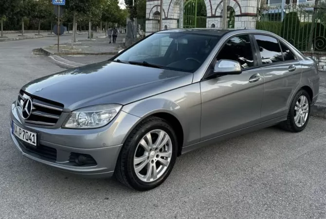 Makina ne shitje ne Tirane - 5,500 Euro