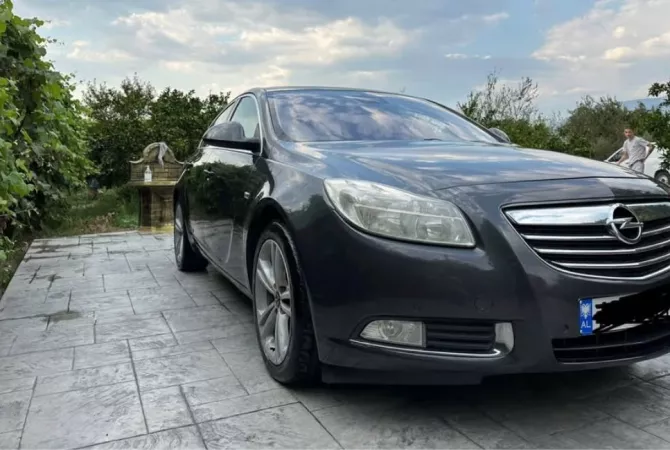 Makina ne shitje ne Tirane - 4,500 Euro