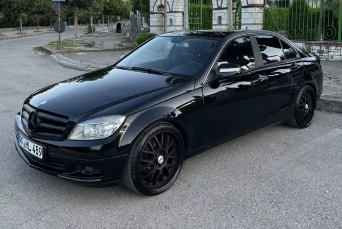 Makina ne shitje ne Tirane - 6,300 Euro
