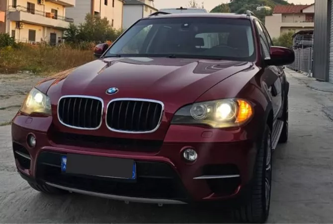 Makina ne shitje ne Tirane - 7,100 Euro