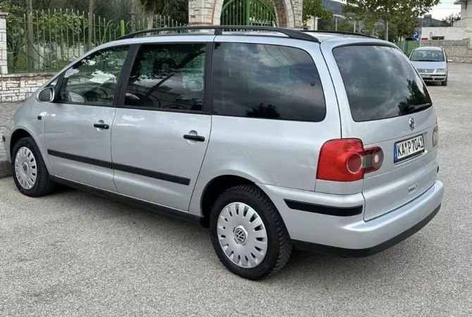 Makina ne shitje ne Tirane - 5,000 Euro