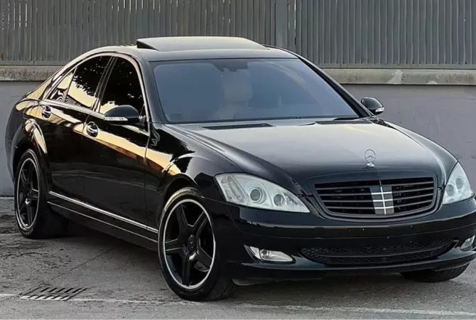 Makina ne shitje ne Tirane - 7,700 Euro