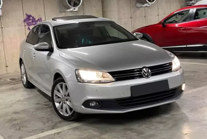 Makina ne shitje ne Tirane - 6,800 Euro