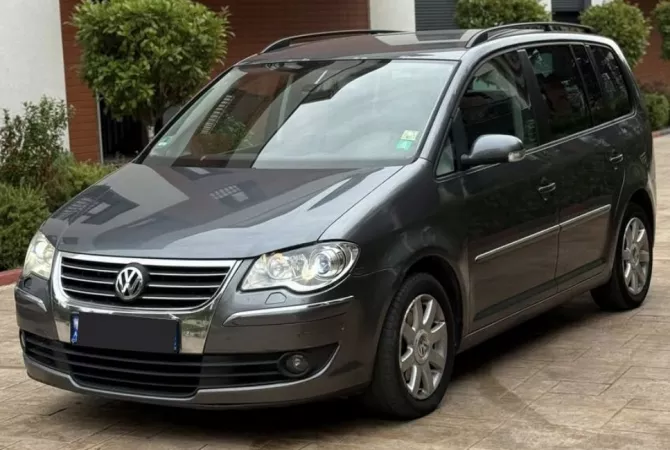 Makina ne shitje ne Tirane - 4,400 Euro