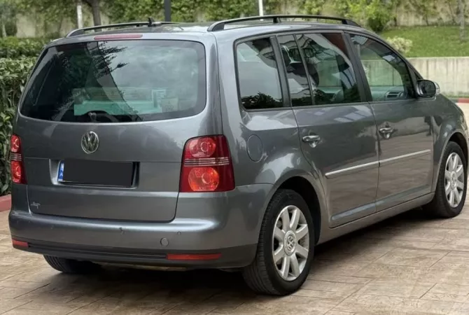Makina ne shitje ne Tirane - 4,400 Euro