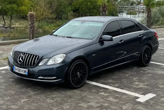 Makina ne shitje ne Tirane - 9,500 Euro
