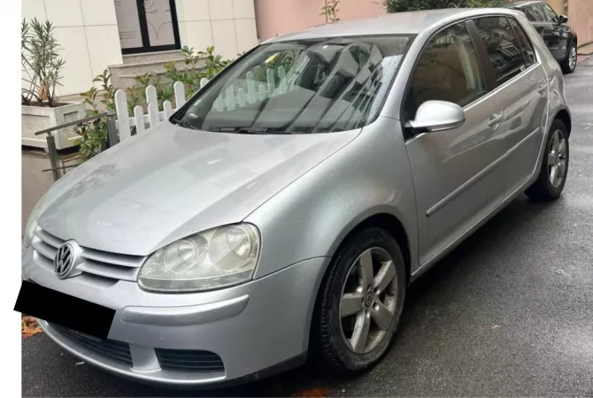 Makina ne shitje ne Tirane - 4,500 Euro