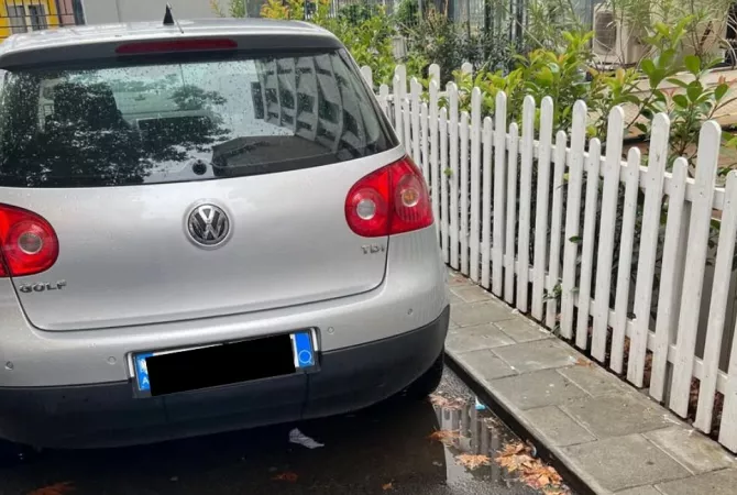 Makina ne shitje ne Tirane - 4,500 Euro