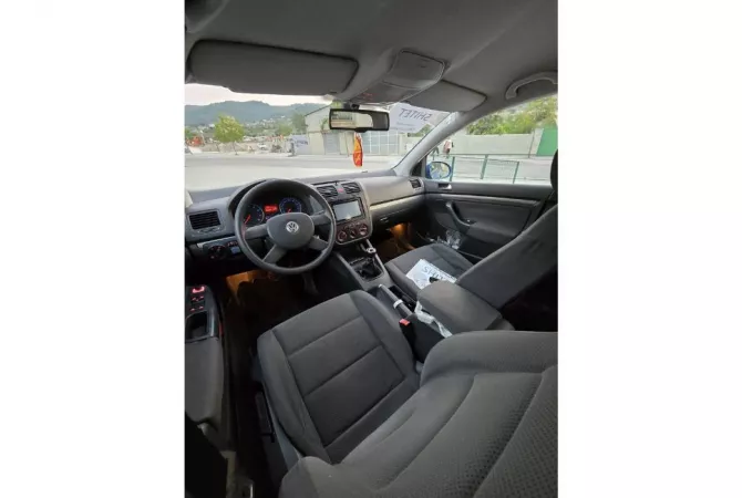 Makina ne shitje ne Tirane - 3,500 Euro