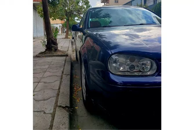 Makina ne shitje ne Tirane - 1,650 Euro