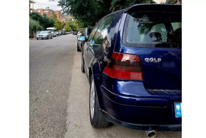 Makina ne shitje ne Tirane - 1,650 Euro