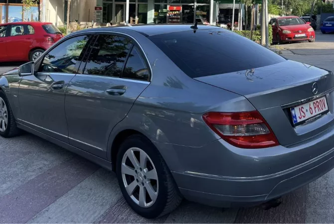 Makina ne shitje ne Tirane - 6,500 Euro