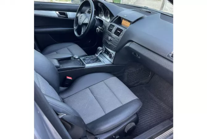 Makina ne shitje ne Tirane - 6,500 Euro