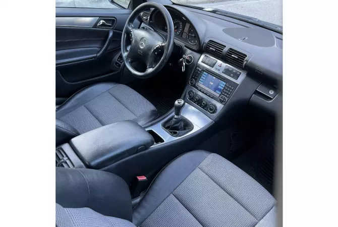 Makina ne shitje ne Tirane - 3,900 Euro