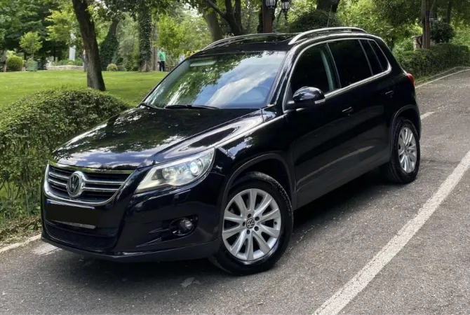 Makina ne shitje ne Tirane - 8,900 Euro
