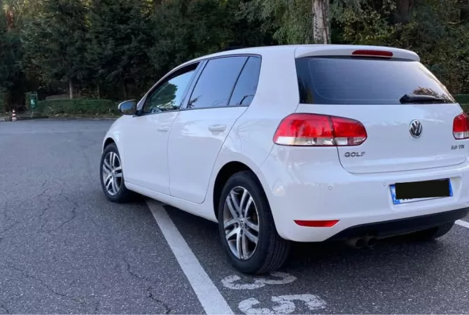 Makina ne shitje ne Tirane - 6,800 Euro