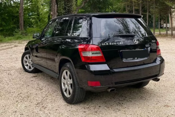 Makina ne shitje ne Tirane - 9,200 Euro