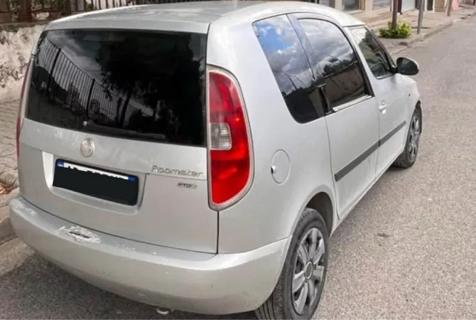 Makina ne shitje ne Tirane - 2,900 Euro