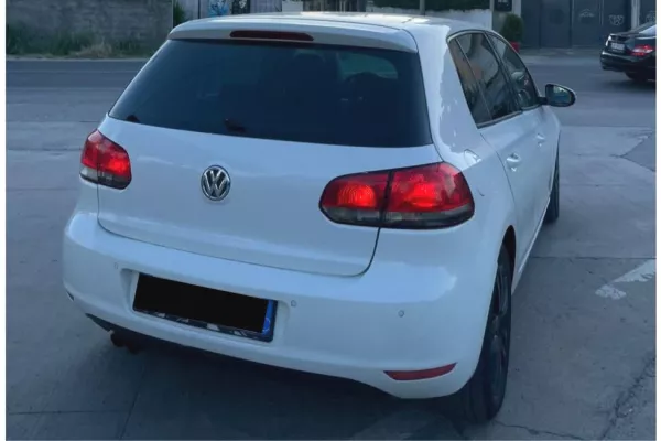 Makina ne shitje ne Tirane - 4,200 Euro