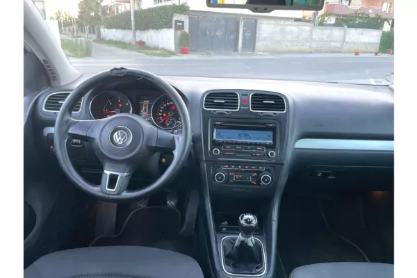 Makina ne shitje ne Tirane - 4,200 Euro