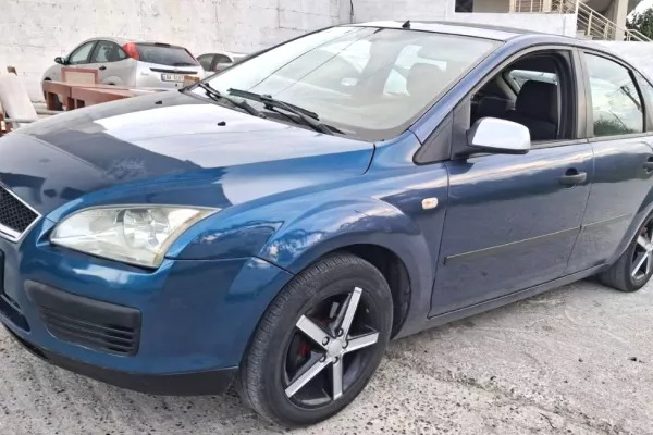 Makina ne shitje ne Tirane - 2,200 Euro