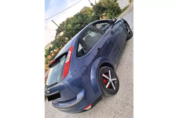 Makina ne shitje ne Tirane - 2,200 Euro