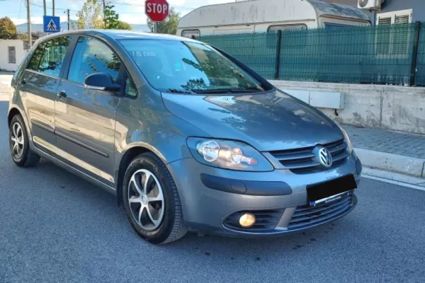 Makina ne shitje ne Tirane - 4,500 Euro
