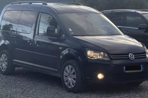 Makina ne shitje ne Tirane - 7,500 Euro
