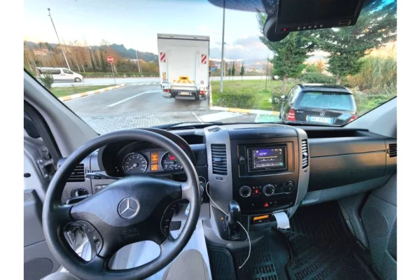 Makina ne shitje ne Tirane - 13,500 Euro