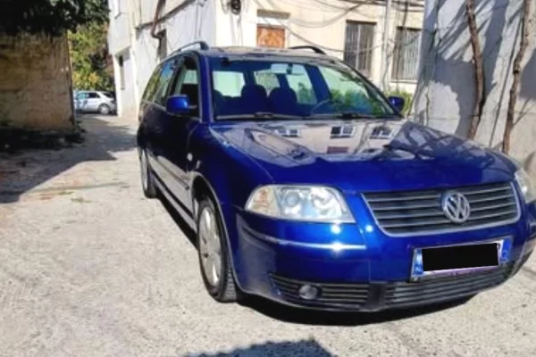 Makina ne shitje ne Tirane - 2,300 Euro