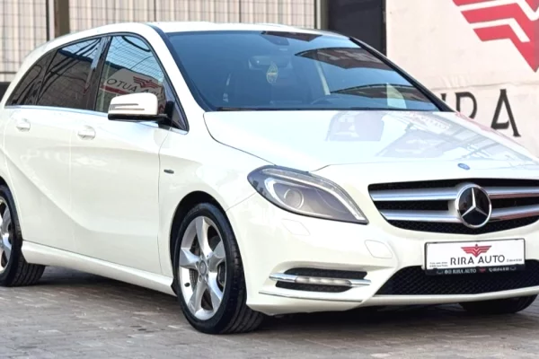 Makina ne shitje ne Tirane - 8,800 Euro
