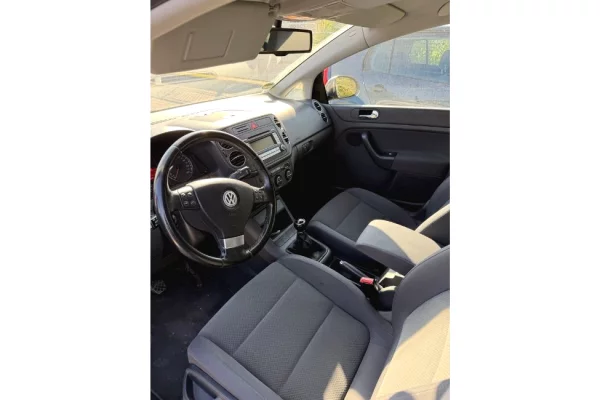 Makina ne shitje ne Tirane - 3,700 Euro