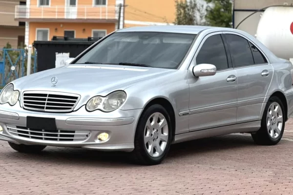Cars for sale in Tirana - 4,200 Euro