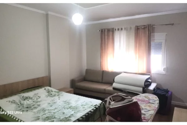 Shtepi me qera Apartament ne Tirane, 1+1, Mobilimi E mobiluar, Pagesa 500  Euro.