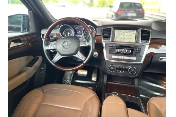 Makina ne shitje ne Tirane - 12,500 Euro