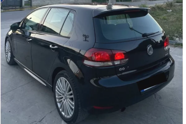 Makina ne shitje ne Tirane - 5,300 Euro