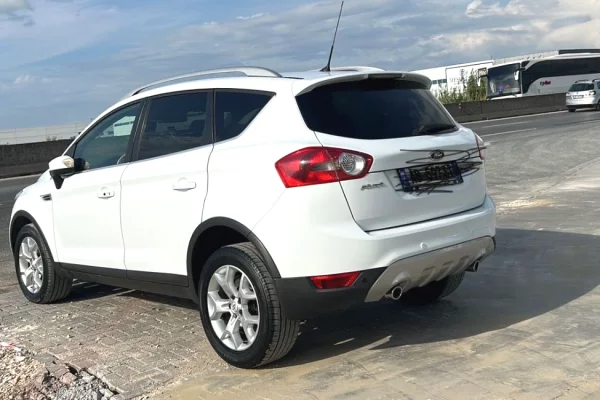 Makina ne shitje ne Tirane - 6,200 Euro