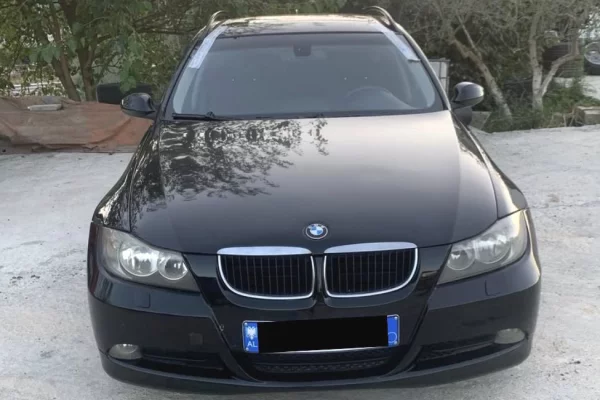 Makina ne shitje ne Tirane - 2,800 Euro