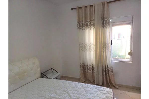 Shtepi me qera 1+1 ne Durres - 20,000 Leke