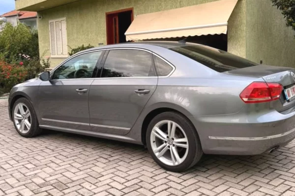 Makina ne shitje ne Tirane - 8,300 Euro