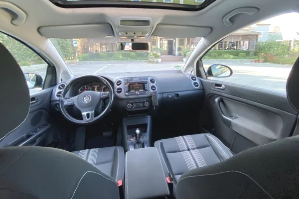 Makina ne shitje ne Tirane - 8,300 Euro