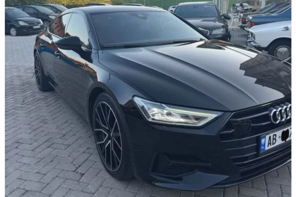 Makina ne shitje ne Tirane - 37,000 Euro