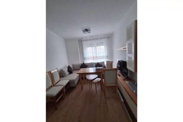 Shtepi me qera 2+1 ne Tirane - 700 Euro