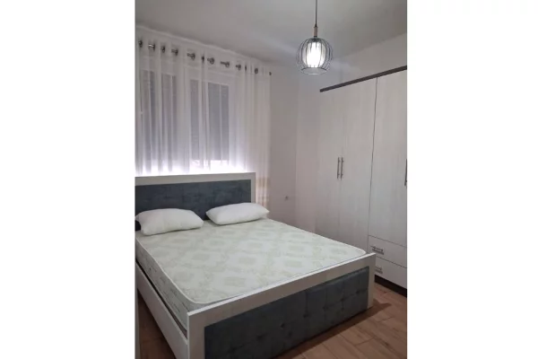 Shtepi me qera 2+1 ne Tirane - 700 Euro