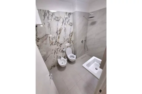 Shtepi me qera 2+1 ne Tirane - 700 Euro
