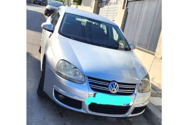 Makina ne shitje ne Tirane - 3,400 Euro
